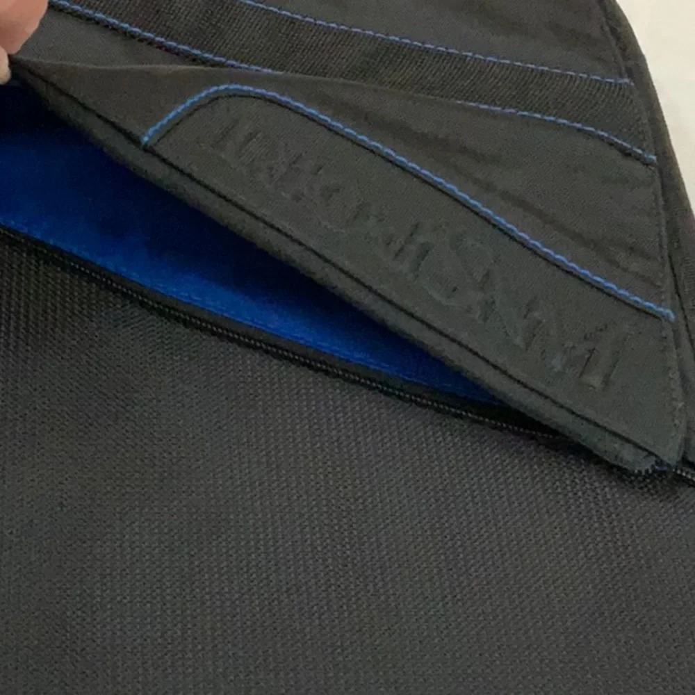 Jansport FIRST CLASS 13” messenger - Blk/Blue Streak